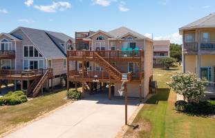 Turtle's Pace oceanside home in Nags Head