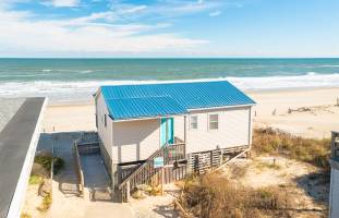 Up-front oceanfront home in South Nags Head
