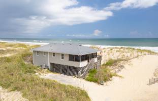 Just Beachy Oceanfront Home in South Nags Head