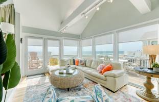 Sea Gypsy oceanfront home in Avon