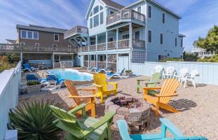 As Good As It Gets oceanfront home in Duck